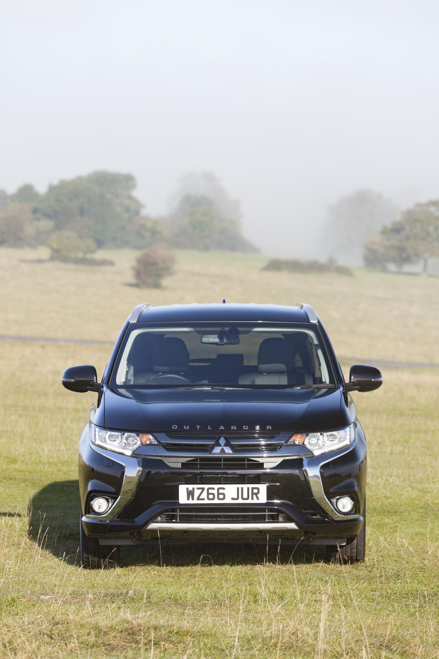  Mitsubishi Outlander PHEV Juro 2016 года  (UK) (фото 22 из 46)